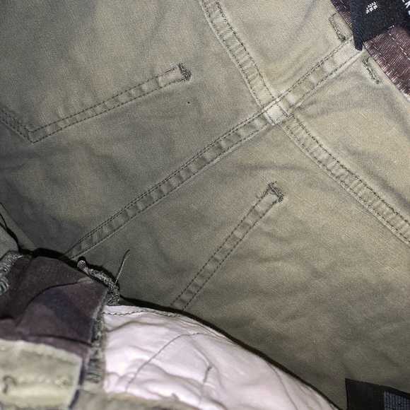 Forever 21 Green & Black Camouflage Jean shorts size 26 - Picture 7 of 9